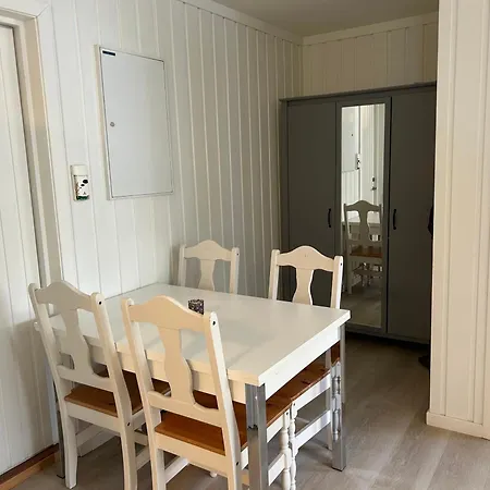 - Free Parking And Wi-fi Leilighet