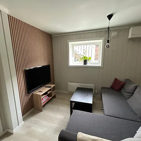 - Free Parking And Wi-fi Apartment